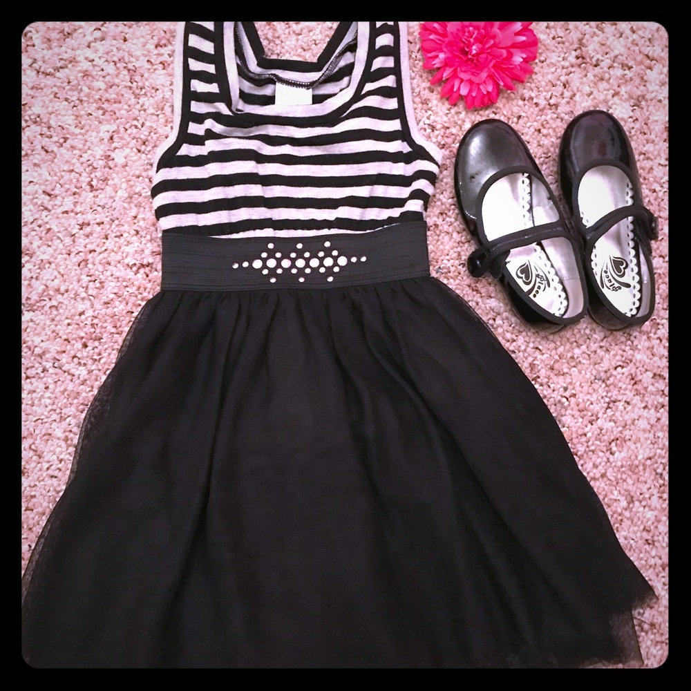 Sweet tank top dress, shoes and bow